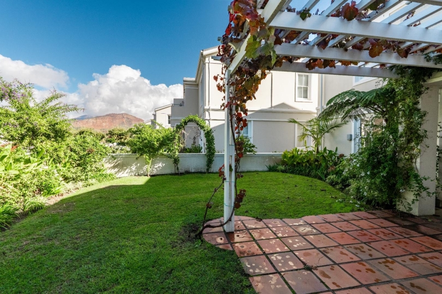To Let 2 Bedroom Property for Rent in Franschhoek Western Cape
